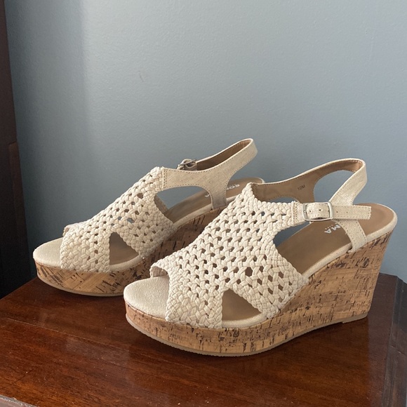 Sonoma natural wedge sandals size 10 - Picture 3 of 5